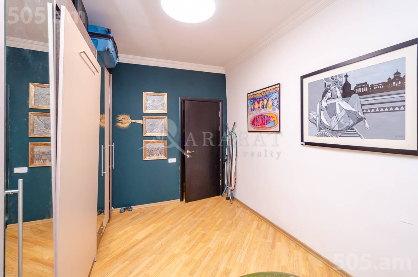 5 սենյականոց բնակարան  Օրբելի Եղբայրների փող, Արաբկիր Երևան, 154291