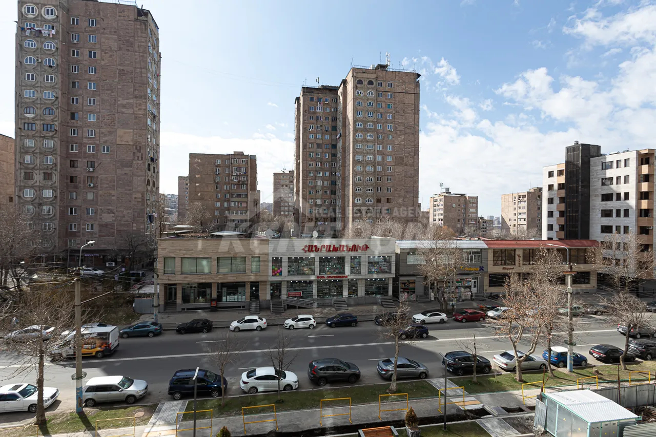 4 bedroom apartment for sale منطقه P. سواک. سنت 17, آوان ایروان, 159980