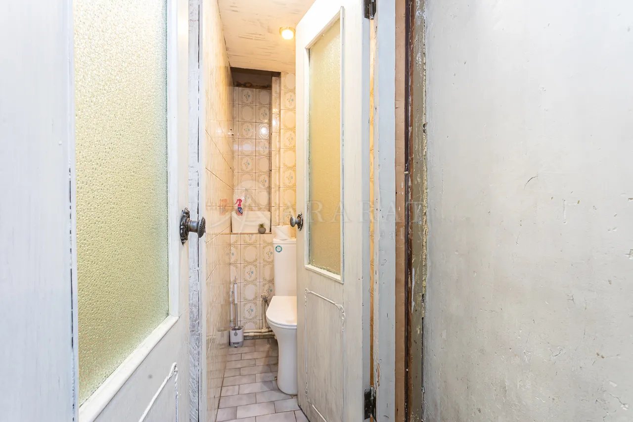 5 bedroom apartment for sale خیابان ابوویان, مرکز شهر ایروان, 159580