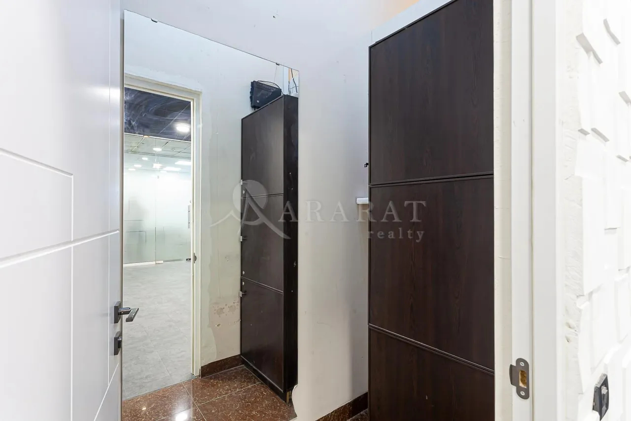 Commercial for sale خیابان آرام, مرکز شهر ایروان, 158483
