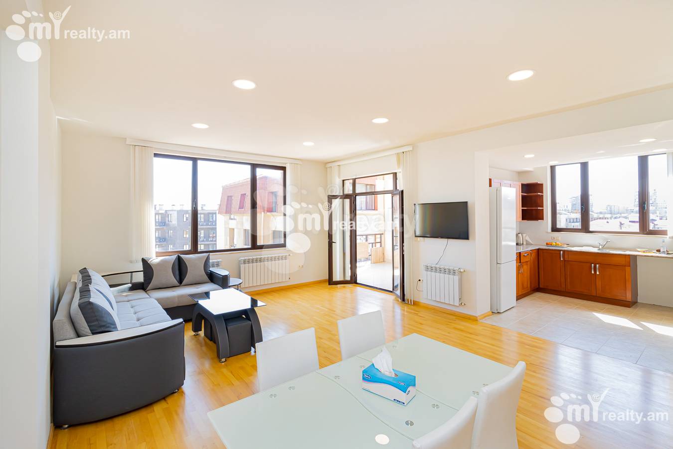 3 bedroom apartment for sale خیابان آنتارایین, مرکز شهر ایروان, 154889