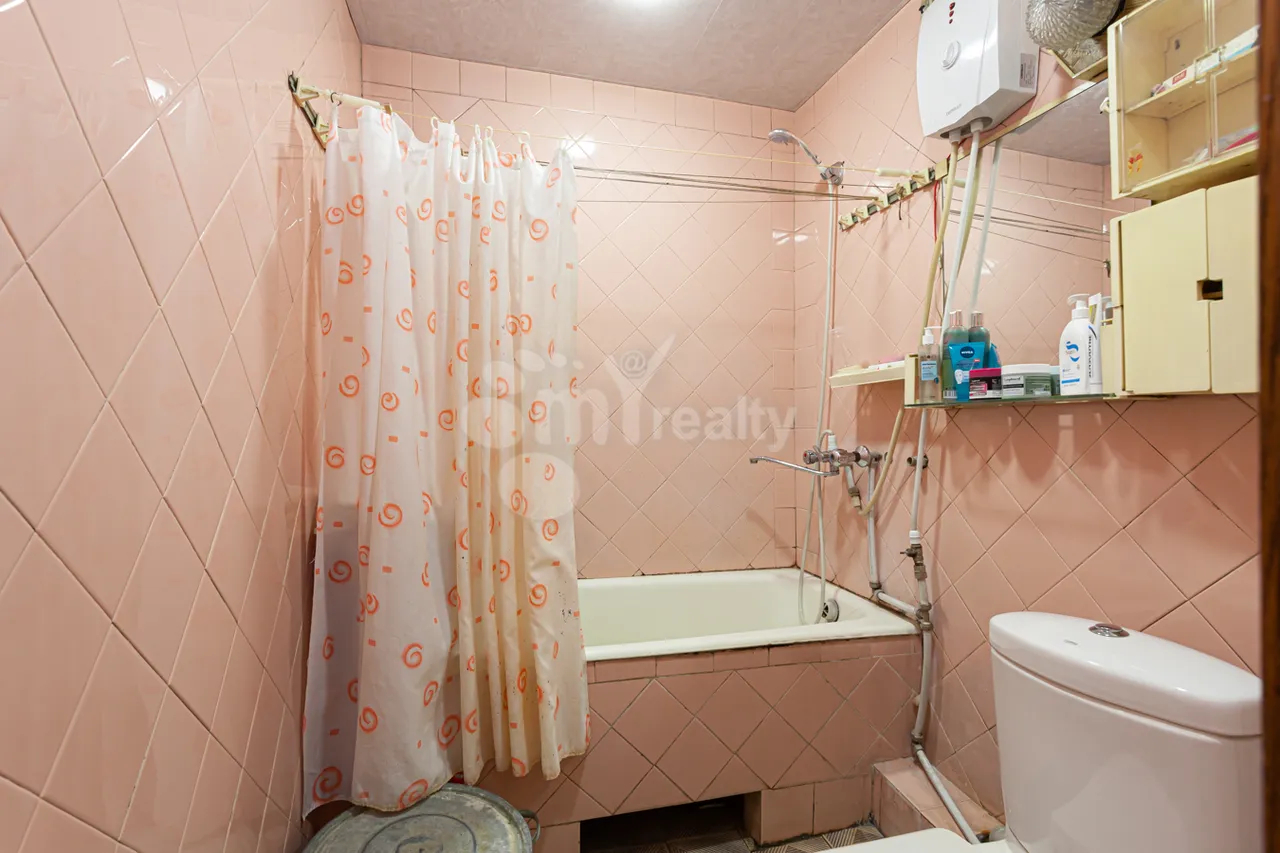 Купить 2 комнатную квартиру Вардананц ул, Центр Ереван, 159921