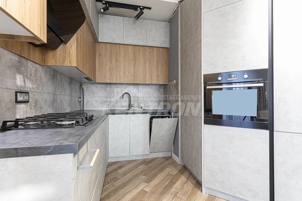 3 bedroom apartment for rent خیابان 11 آیگستان, مرکز شهر ایروان, 158107