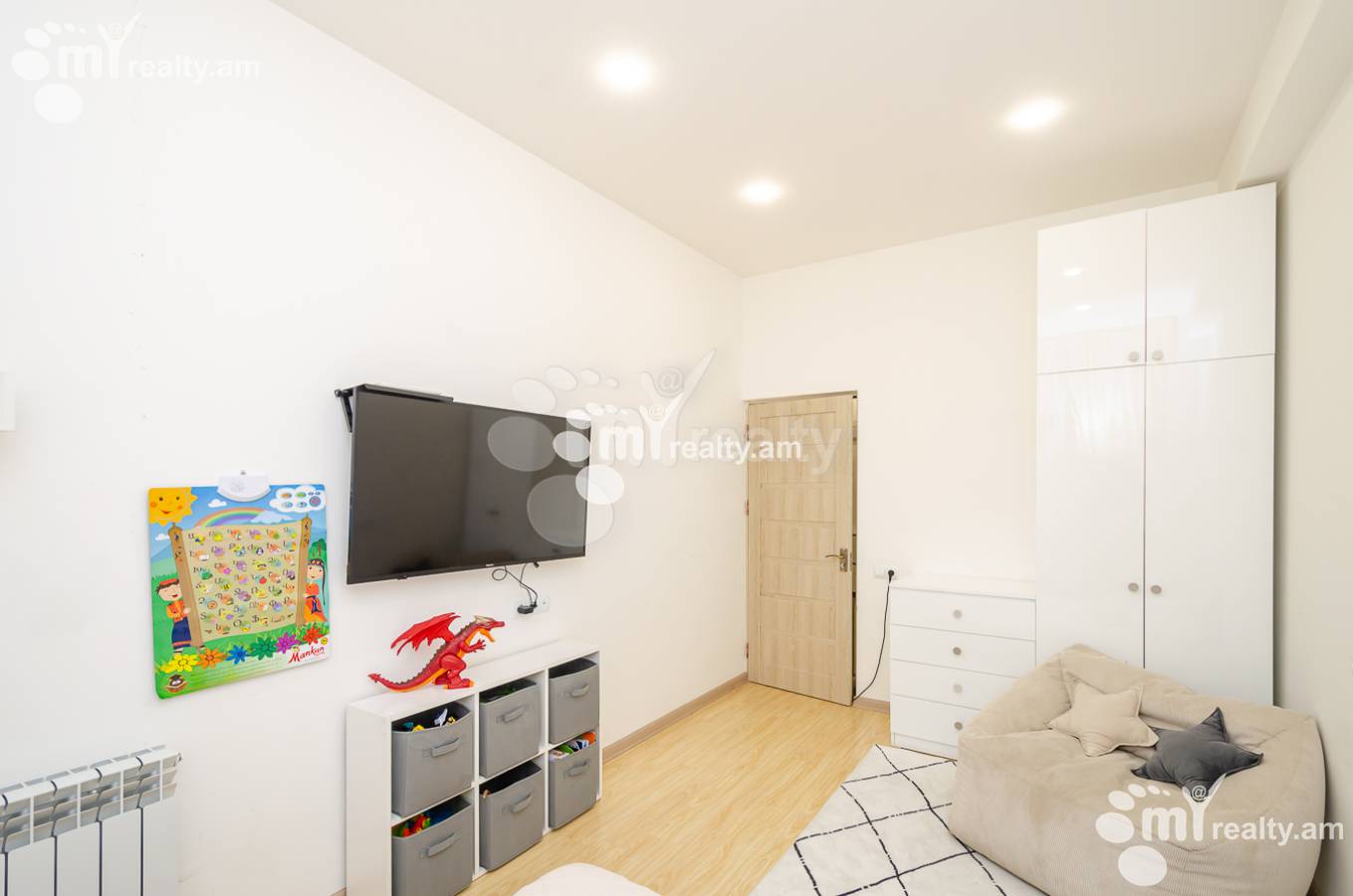 3 bedroom apartment for rent Adonts St, Arabkir Yerevan, 156941