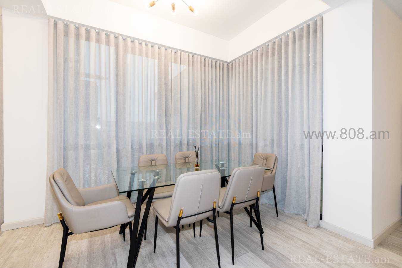 4 սենյականոց բնակարան  Անտառային փող, Կենտրոն Երևան, 125973