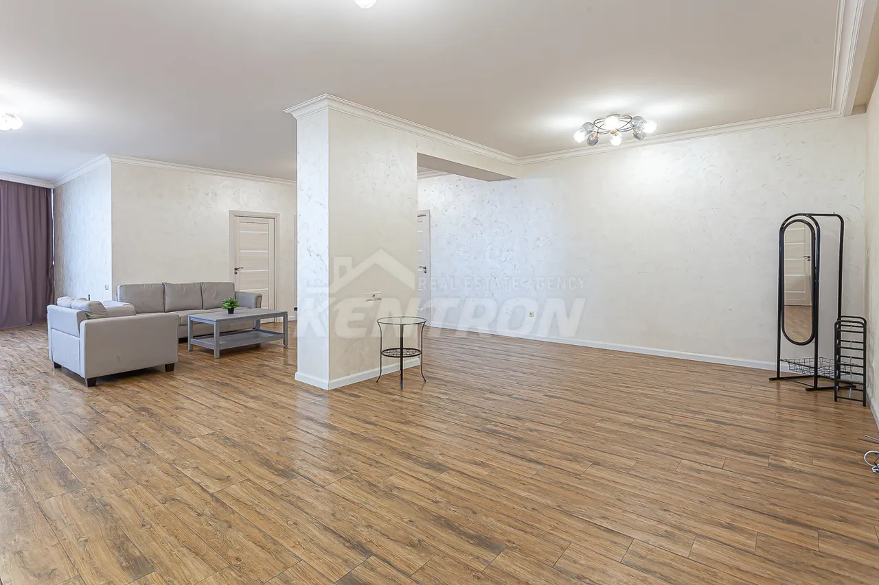 3 bedroom apartment for rent Teryan St, Center Yerevan, 158701
