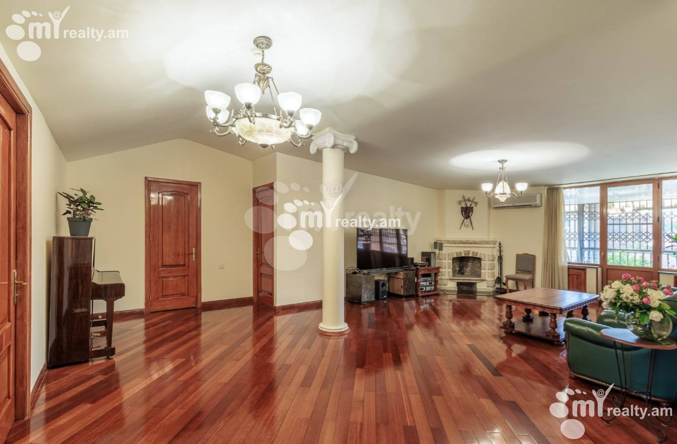 Купить 6 комнатную квартиру Таманян ул, Центр Ереван, 156195