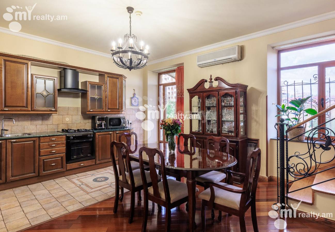 Купить 6 комнатную квартиру Таманян ул, Центр Ереван, 156195