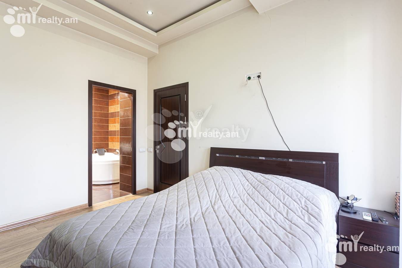 3 bedroom apartment for sale Mashtots Ave, Center Yerevan, 155988
