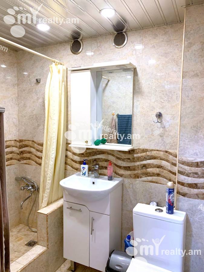 Снять 2 комнатную квартиру Бузанд ул, Центр Ереван, 136252