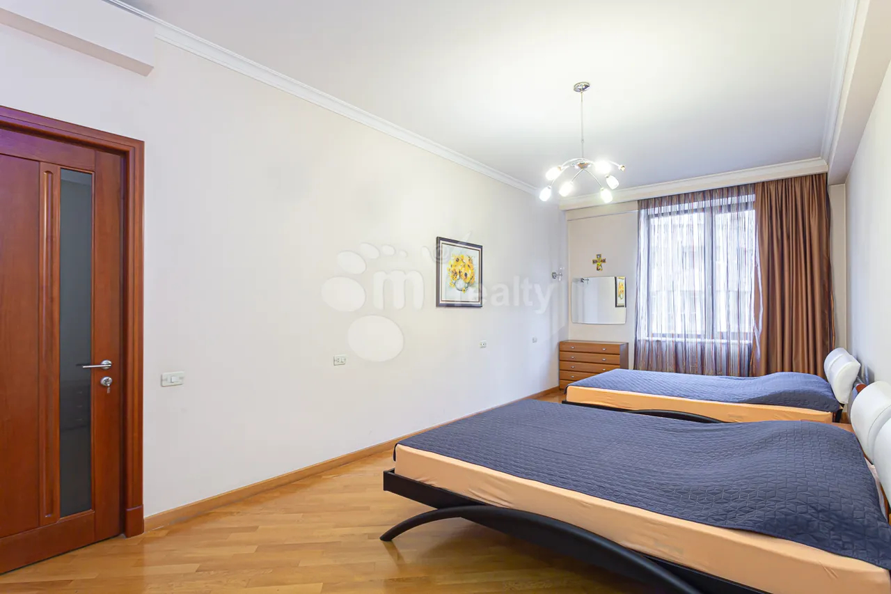 3 bedroom apartment for rent Northern (Hyusisayin)  Ave, Center Yerevan, 161919
