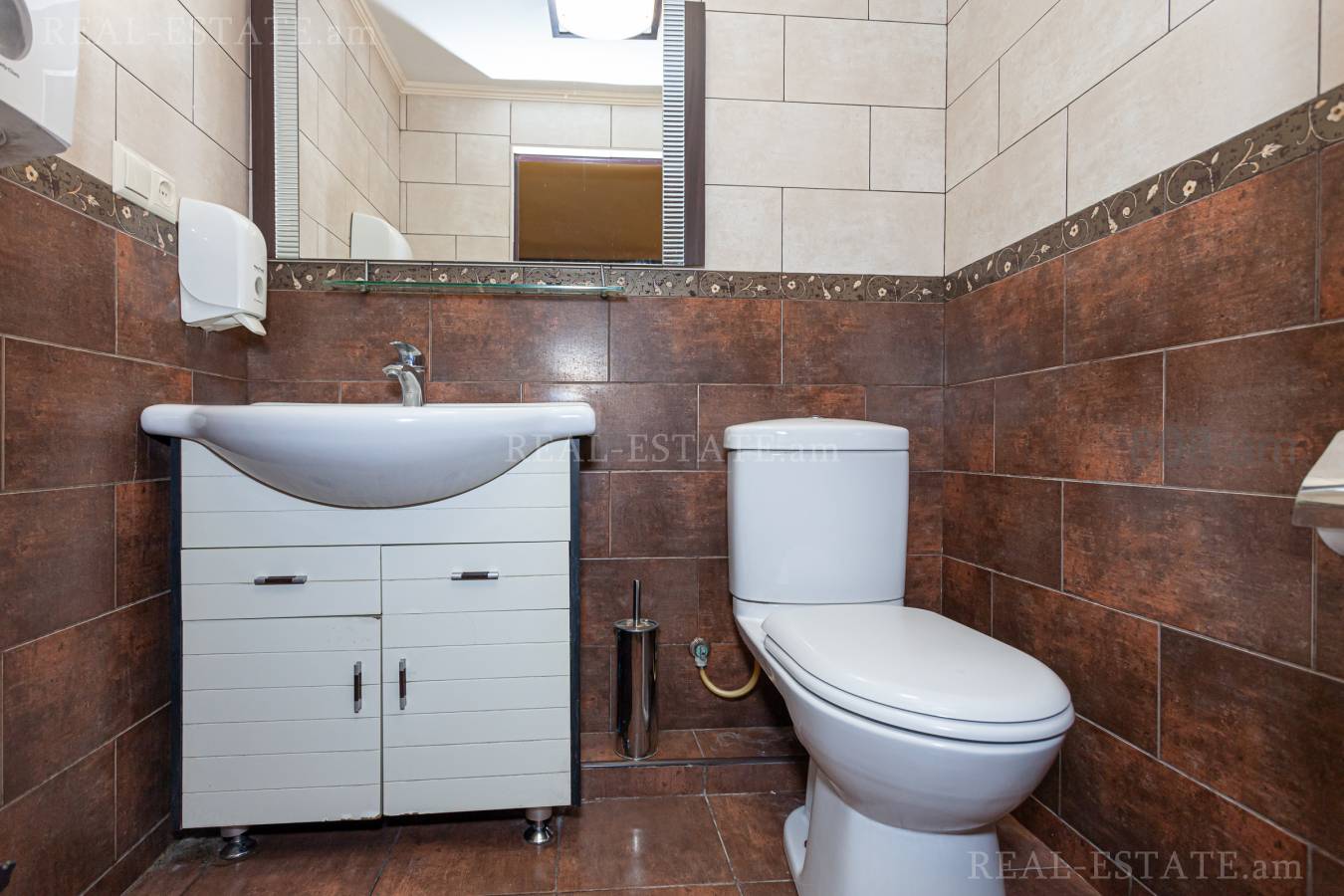 Commercial property for sale Zakyan St, Center Yerevan, 128002