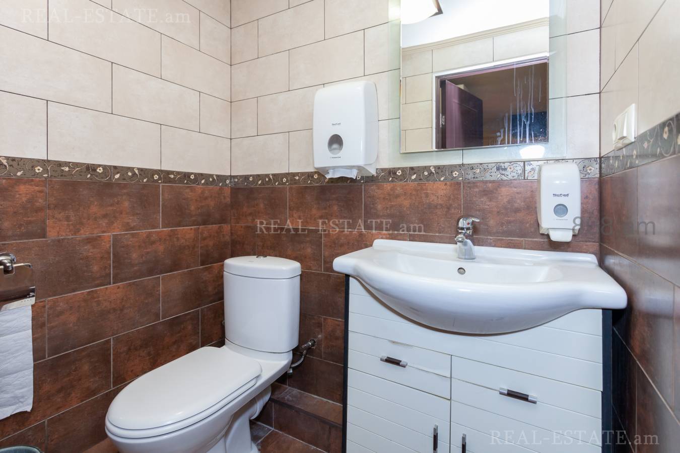 Commercial property for sale Zakyan St, Center Yerevan, 128002