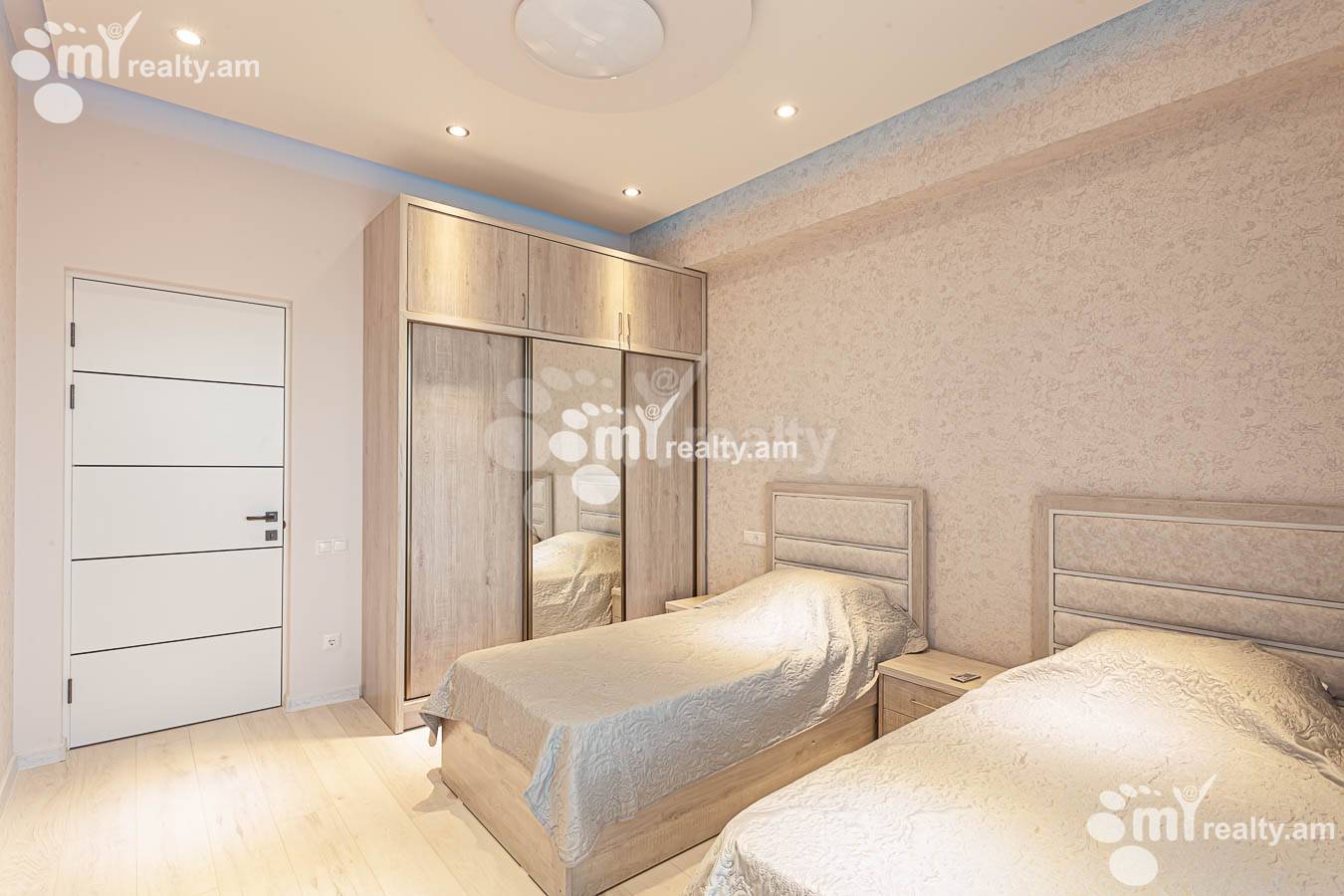 3 bedroom apartment for rent خیابان پارونیان, مرکز شهر ایروان, 153194