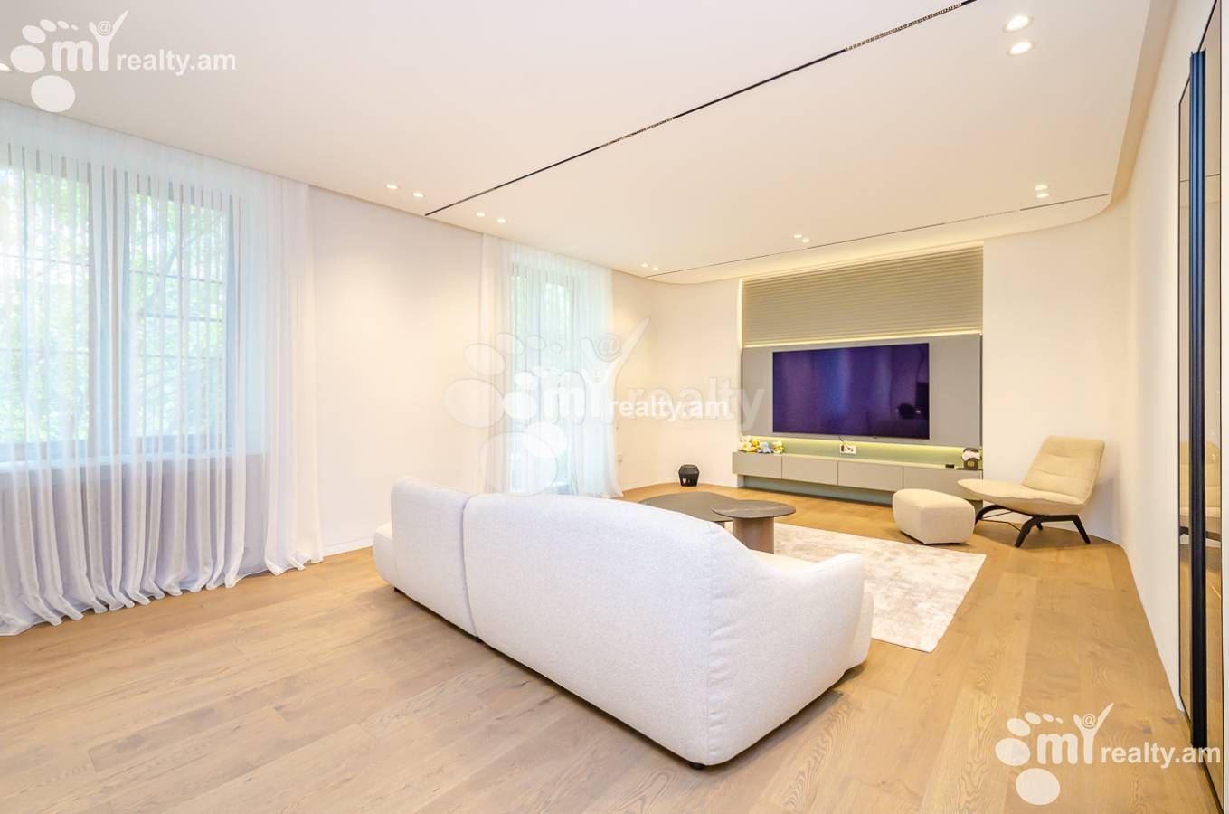 Купить 3 комнатную квартиру Таманян ул, Центр Ереван, 154011