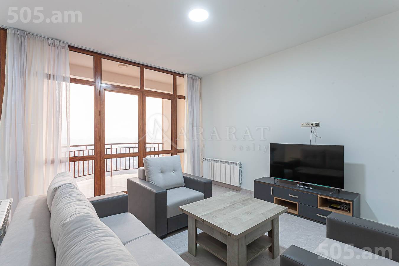 Снять 3 комнатную квартиру Аргишти ул, Центр Ереван, 154335