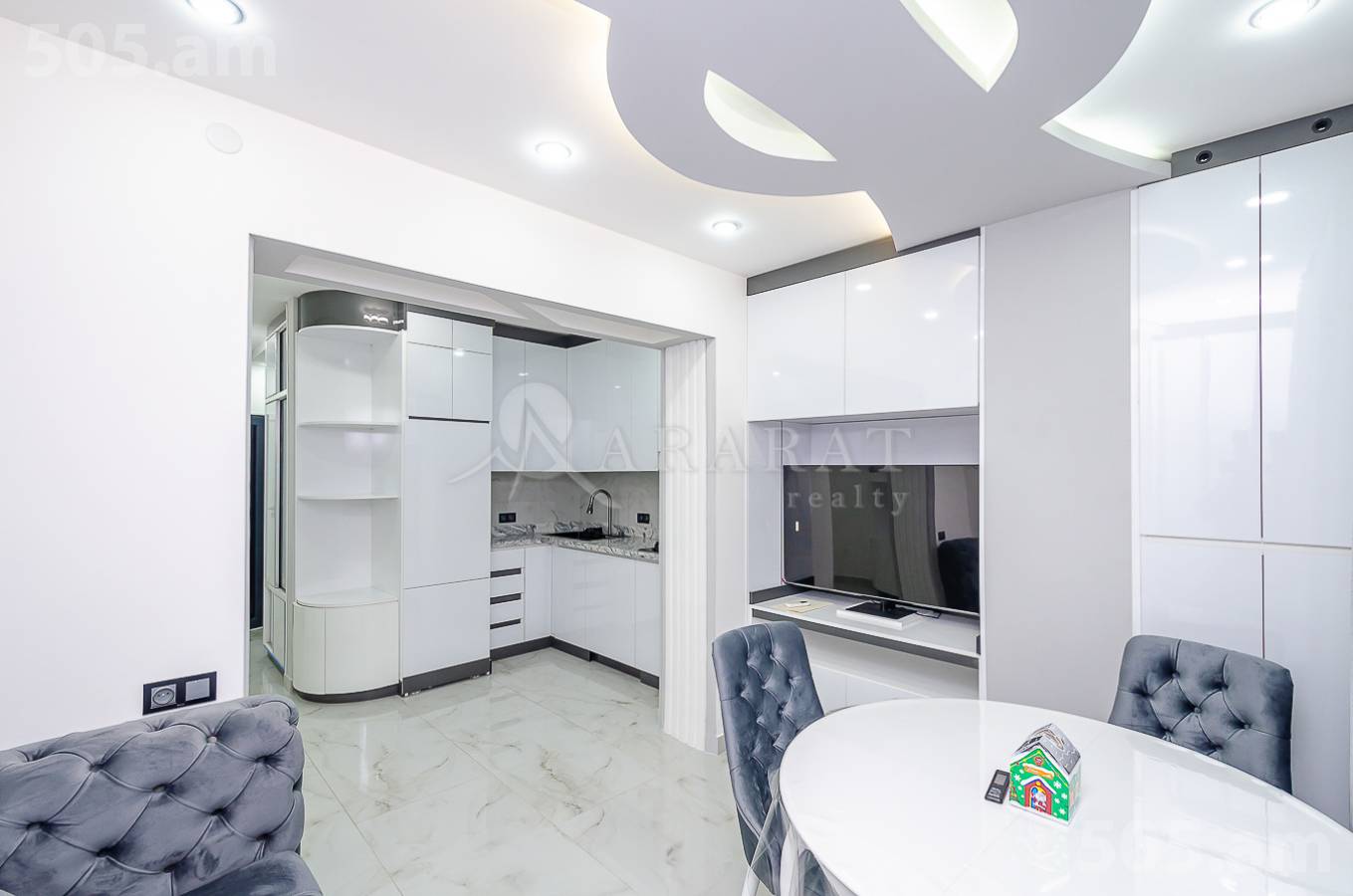 3 bedroom apartment for rent Mashtots Ave, Center Yerevan, 154298