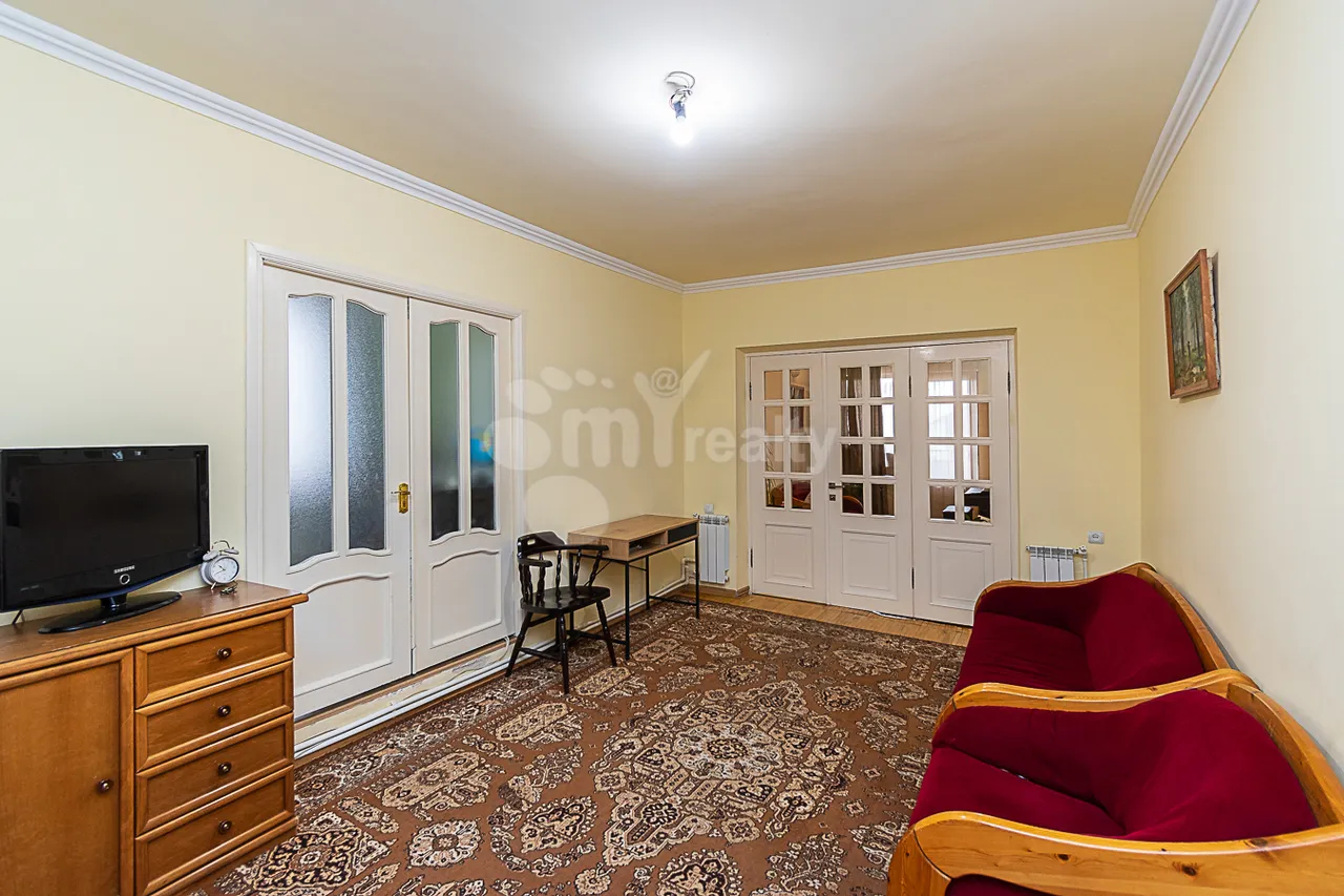 4 bedroom apartment for sale K. Ulnetsi St, Kanaqer-Zeytun Yerevan, 161750