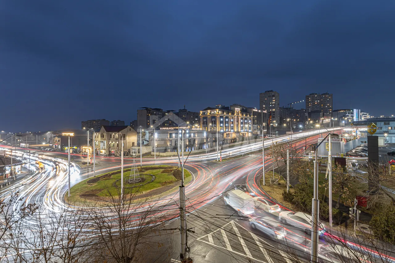 Commercial for sale خیابان شیراز, آچاپنیاک ایروان, 158295