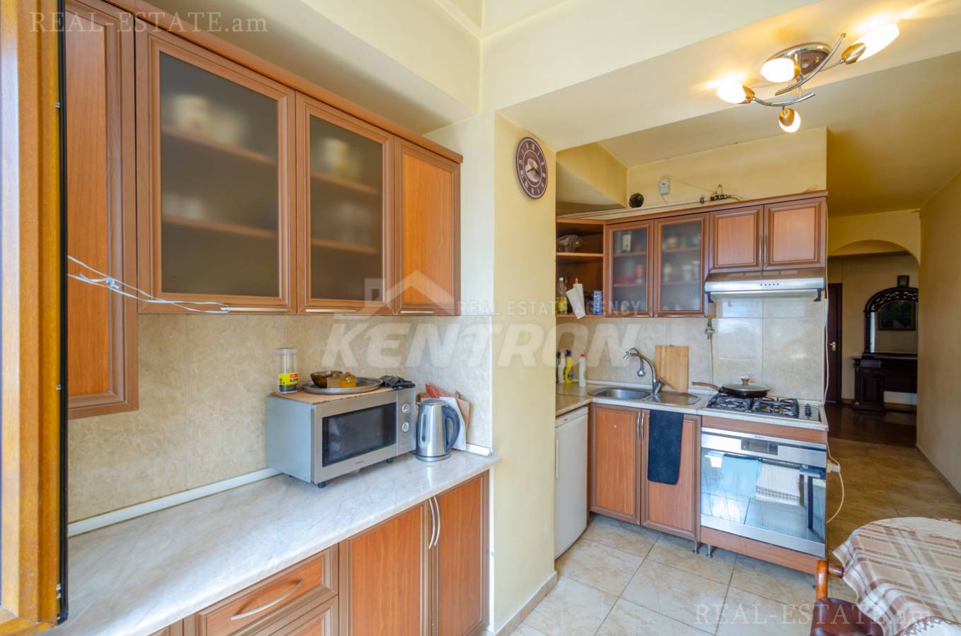 Купить 3 комнатную квартиру Анрапетутян ул, Центр Ереван, 137008