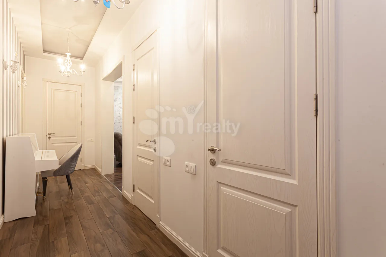 3 bedroom apartment for sale Mashtots Ave, Center Yerevan, 157546