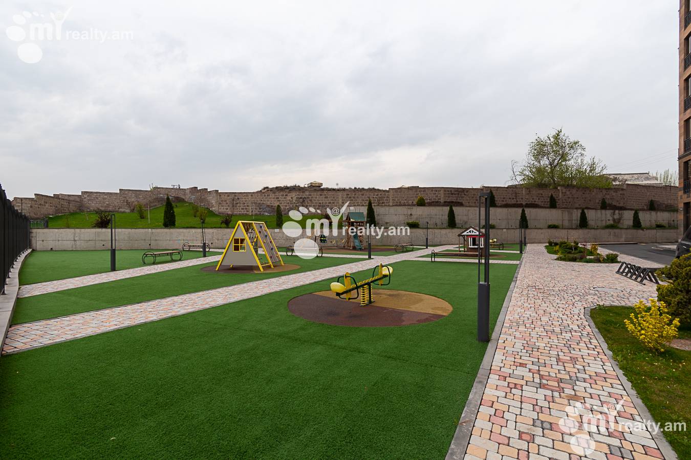 Купить 5 комнатную квартиру Сасна Црер ул., Давташен Ереван, 143122