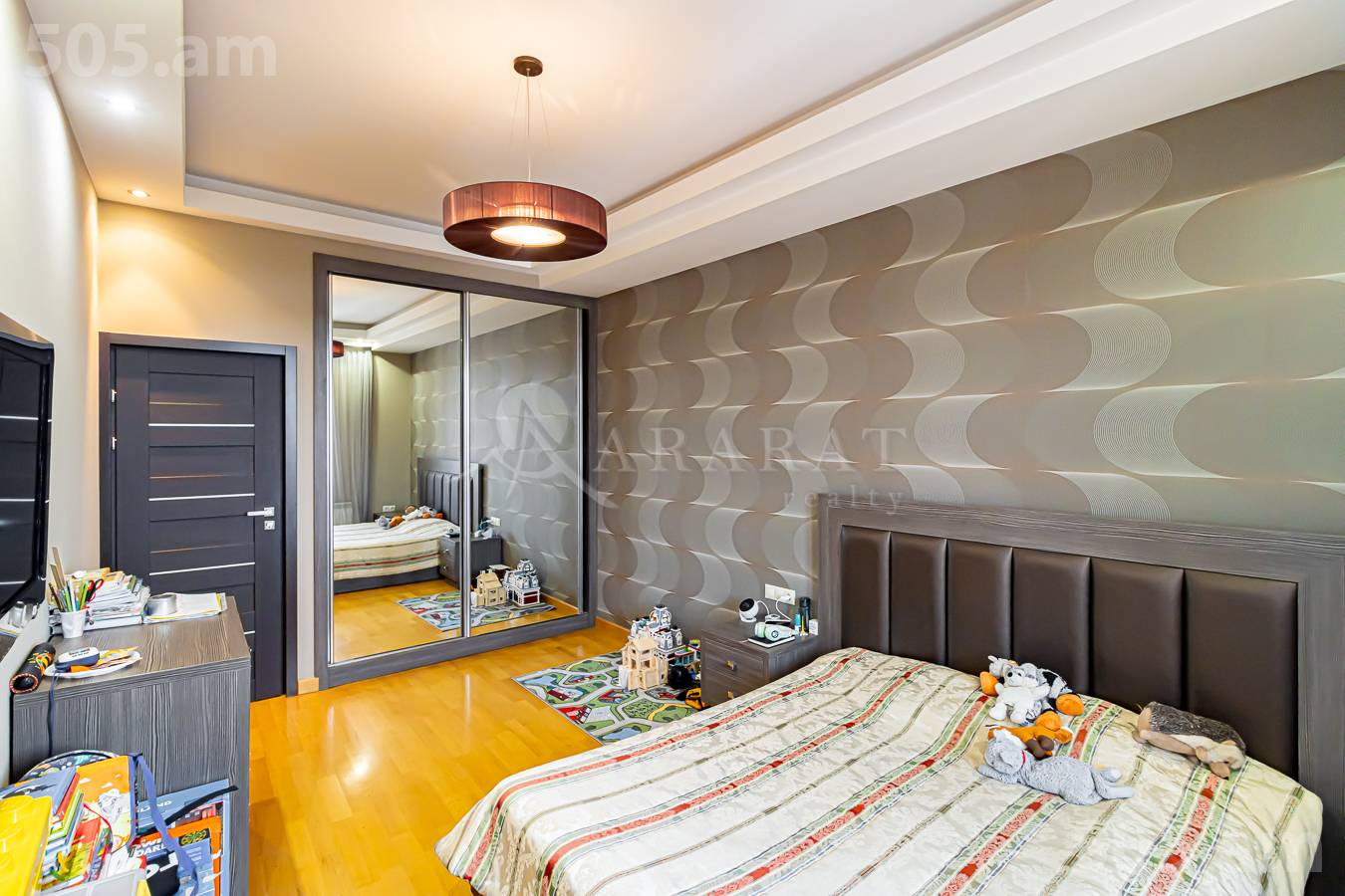 3 bedroom apartment for sale Ler. Kamsar St, Center Yerevan, 152892