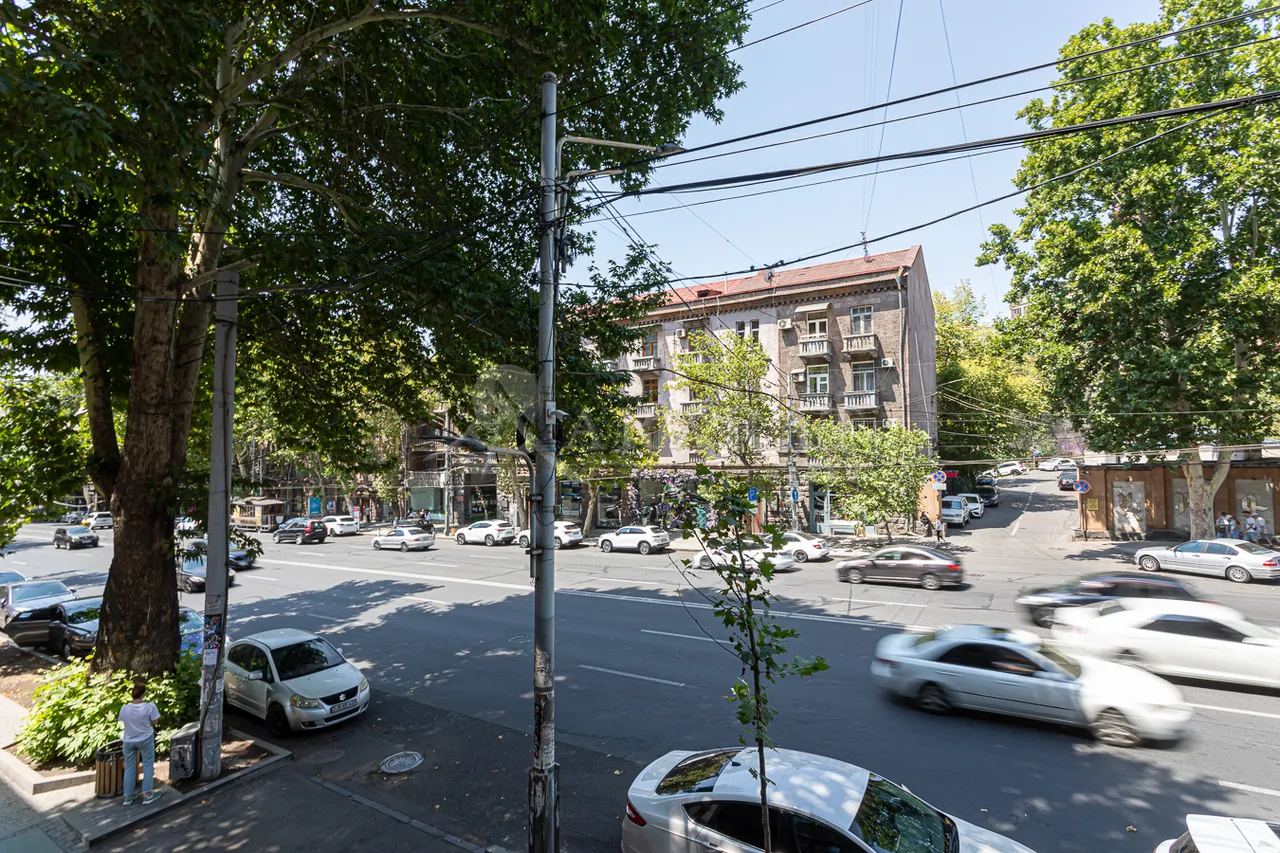 Կոմերցիոն տարածք վարձով Մաշտոցի պող, Կենտրոն Երևան, 158866