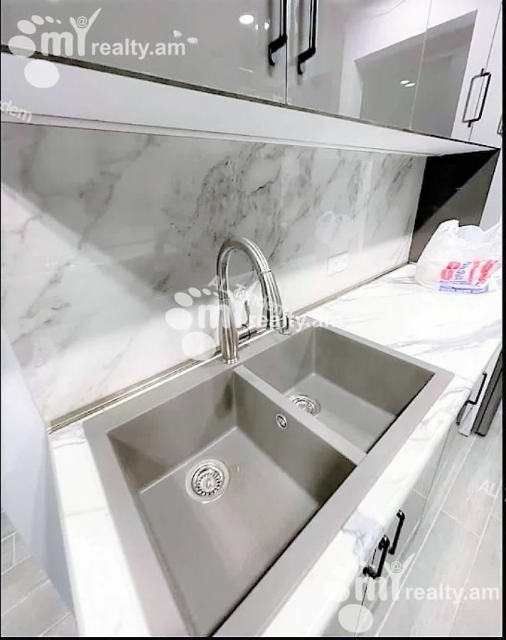 Купить 2 комнатную квартиру Маштоца пр, Центр Ереван, 140509