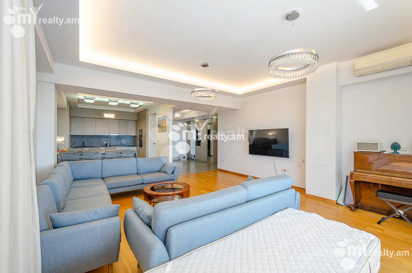 4 bedroom apartment for sale خیابان آنتارایین, مرکز شهر ایروان, 151536