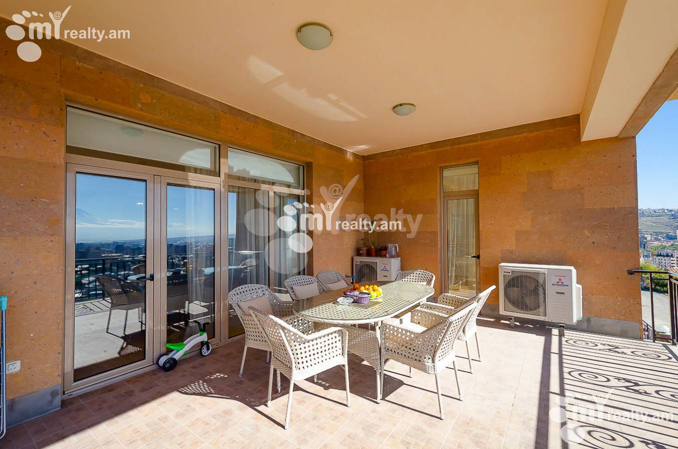 4 bedroom apartment for sale خیابان آنتارایین, مرکز شهر ایروان, 151536