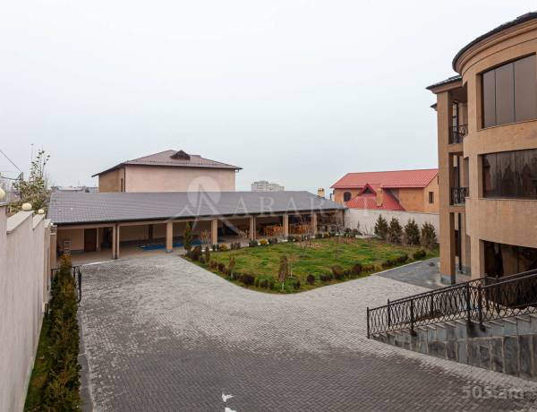 arandznatun-vacharq-Yerevan-Avan