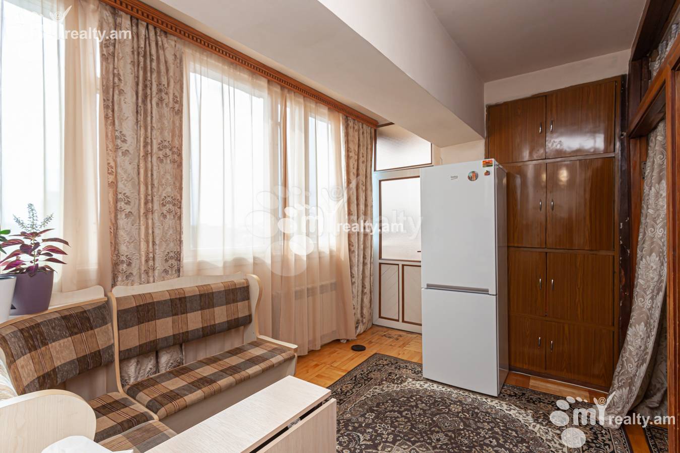 3 bedroom apartment for sale خیابان سایات نووآ, مرکز شهر ایروان, 150921