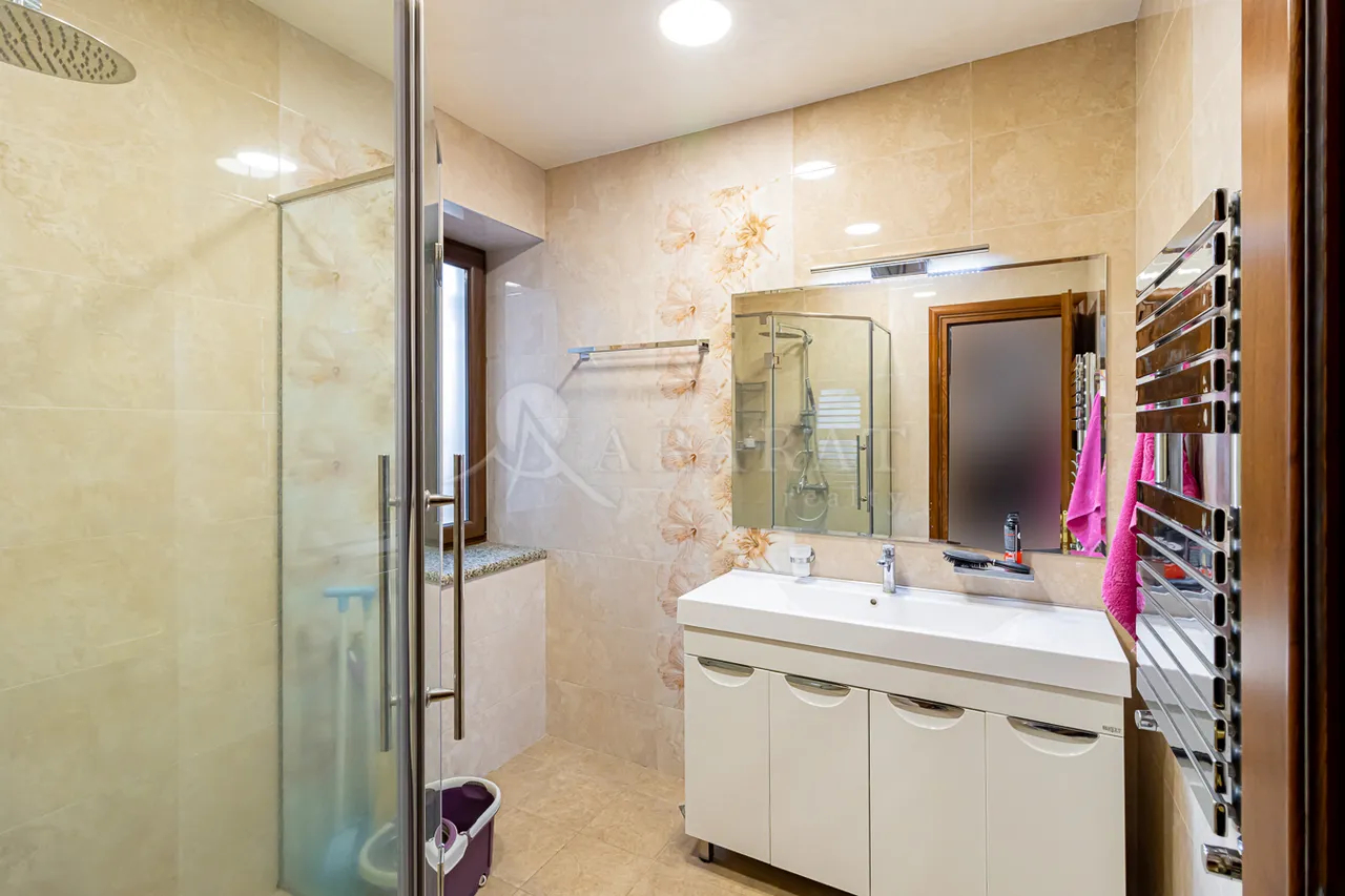 Առանձնատուն  Գ 1 թաղ., Աջափնյակ Երևան, 159067