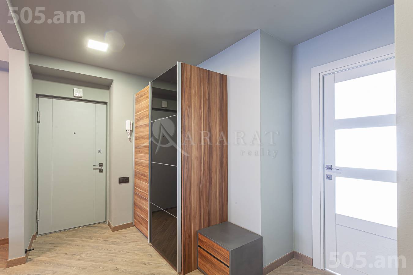 3 սենյականոց բնակարան  Տիգրան Մեծի պող, Կենտրոն Երևան, 150119