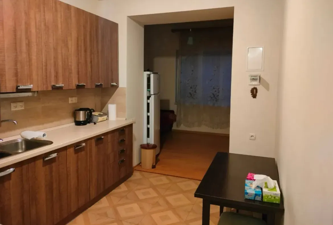 4 սենյականոց բնակարան  Մաշտոցի պող, Կենտրոն Երևան, 161065