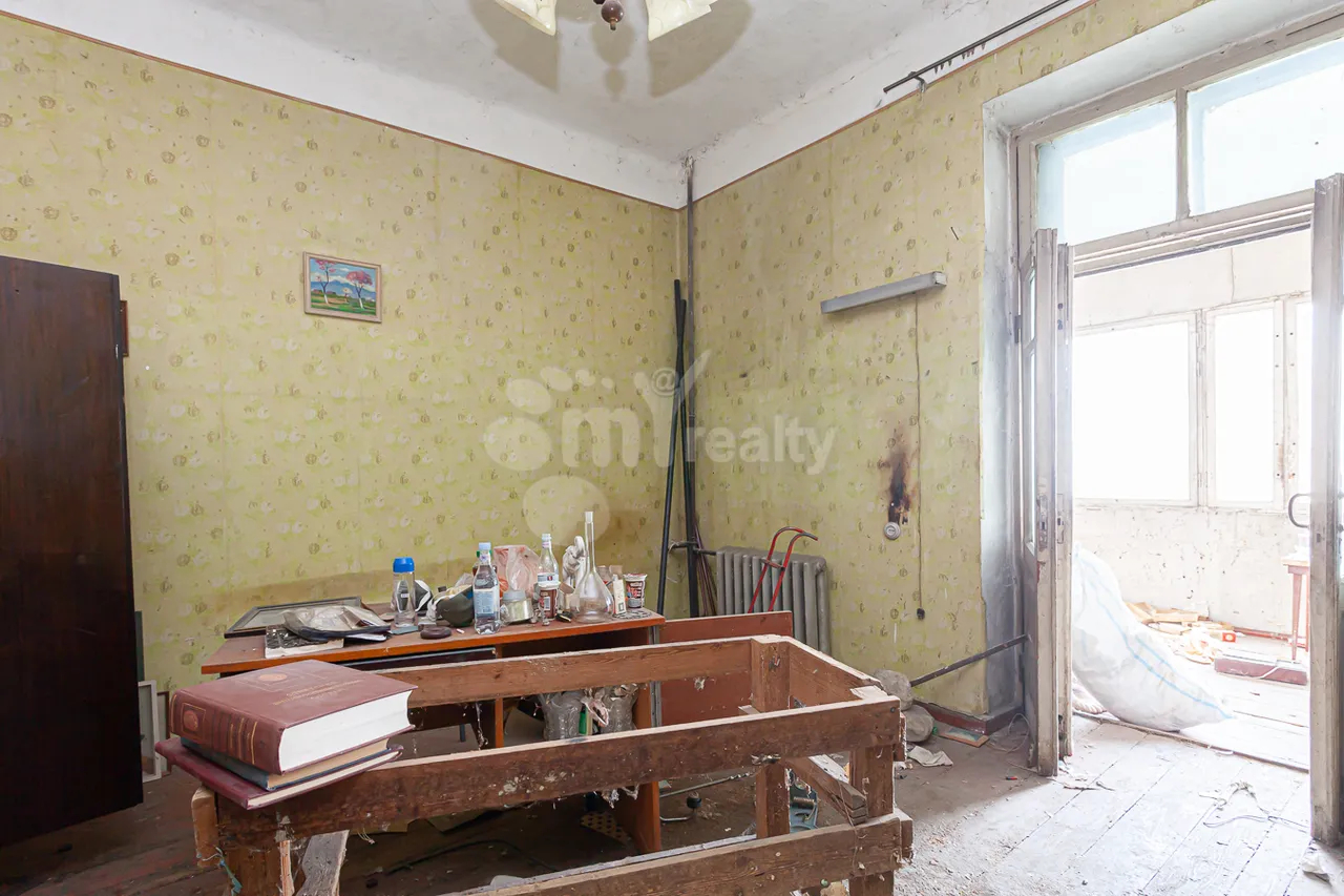 2 սենյականոց բնակարան  Պարոնյան փող, Կենտրոն Երևան, 159515