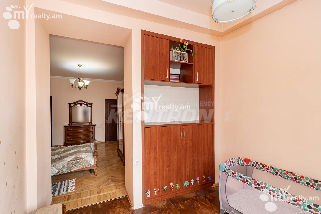 3 սենյականոց բնակարան  Մաշտոցի պող, Կենտրոն Երևան, 147644