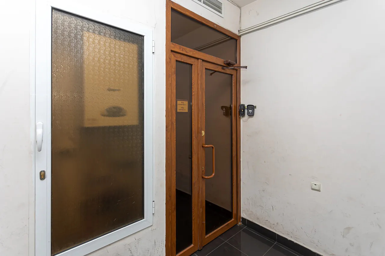 3 bedroom apartment for rent Hin yerevantsi St, Center Yerevan, 159734