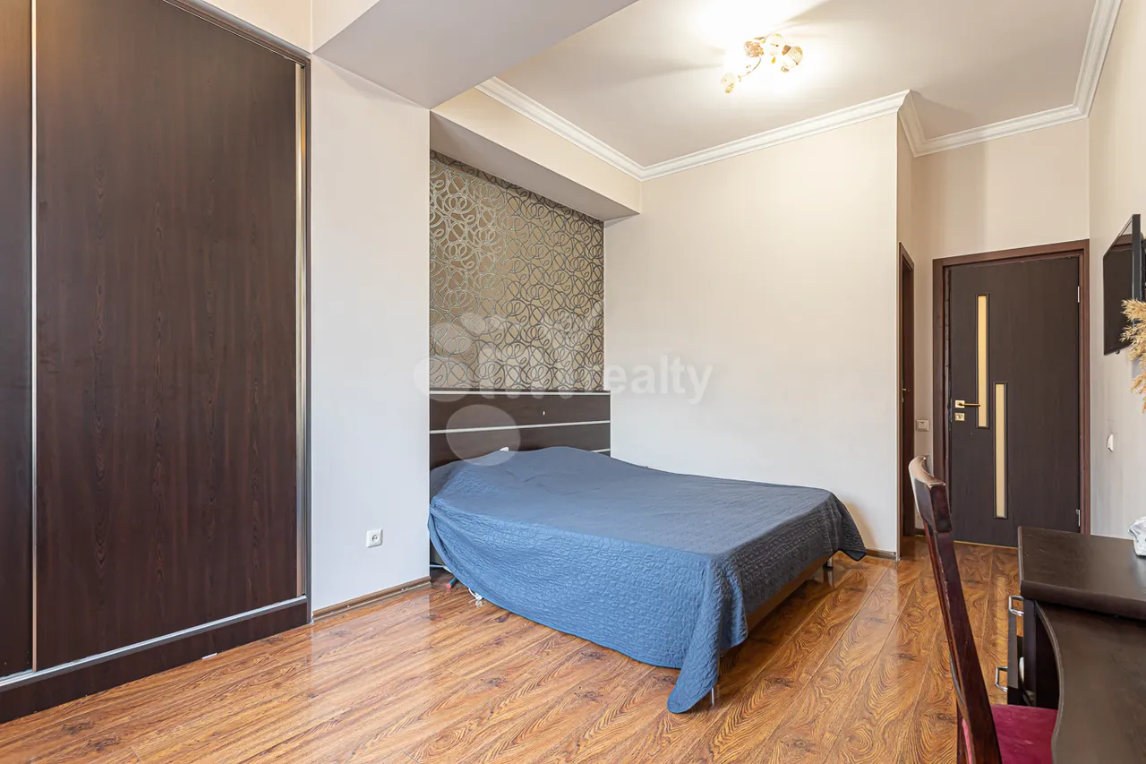3 bedroom apartment for sale Kievyan St, Arabkir Yerevan, 157882