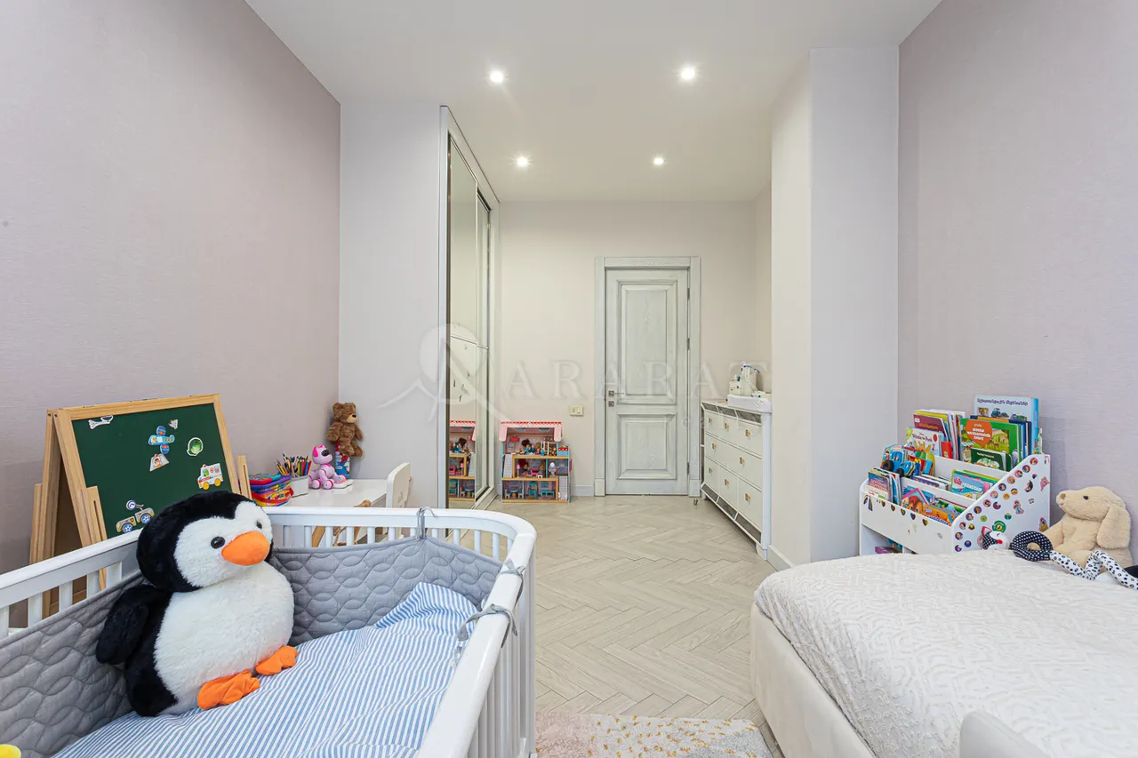 4 bedroom apartment for sale Aram St, Center Yerevan, 159222