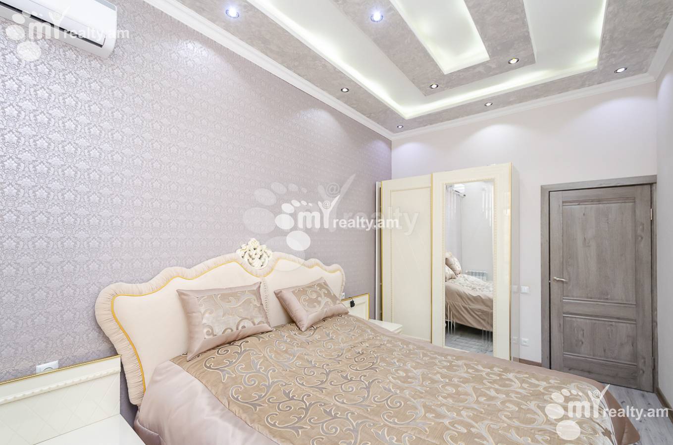 3 bedroom apartment for sale خیابان قازار پارپِتسی, مرکز شهر ایروان, 151956