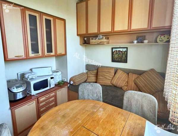 kupit-kvartiru/4-komnatnaya/Hr.Kochar+St/Arabkir/Yerevan