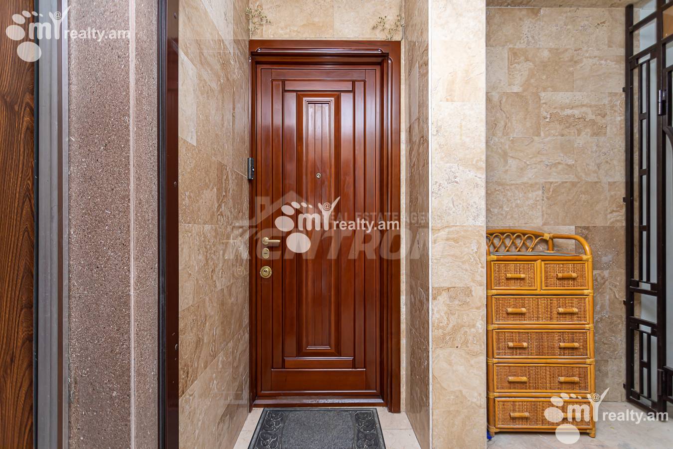 3 bedroom apartment for sale خیابان واردانانتس, مرکز شهر ایروان, 156881
