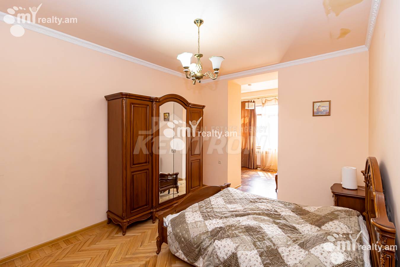 3 սենյականոց բնակարան  Մաշտոցի պող, Կենտրոն Երևան, 147644