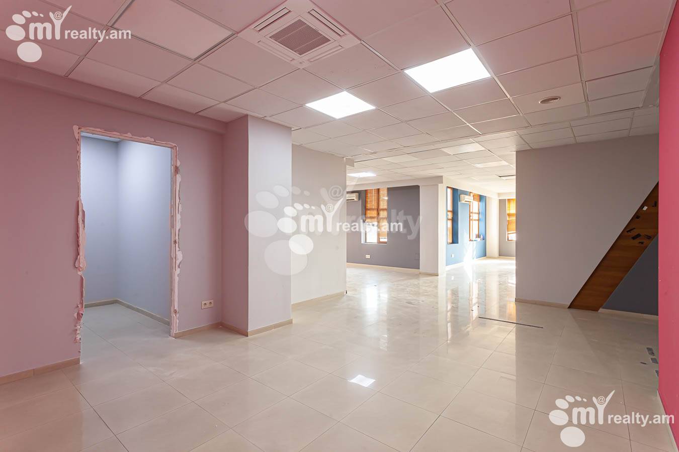 Commercial for rent خیابان تِریان, مرکز شهر ایروان, 153008