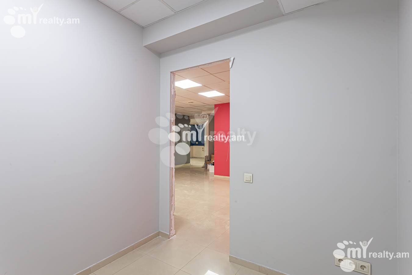 Commercial for rent خیابان تِریان, مرکز شهر ایروان, 153008