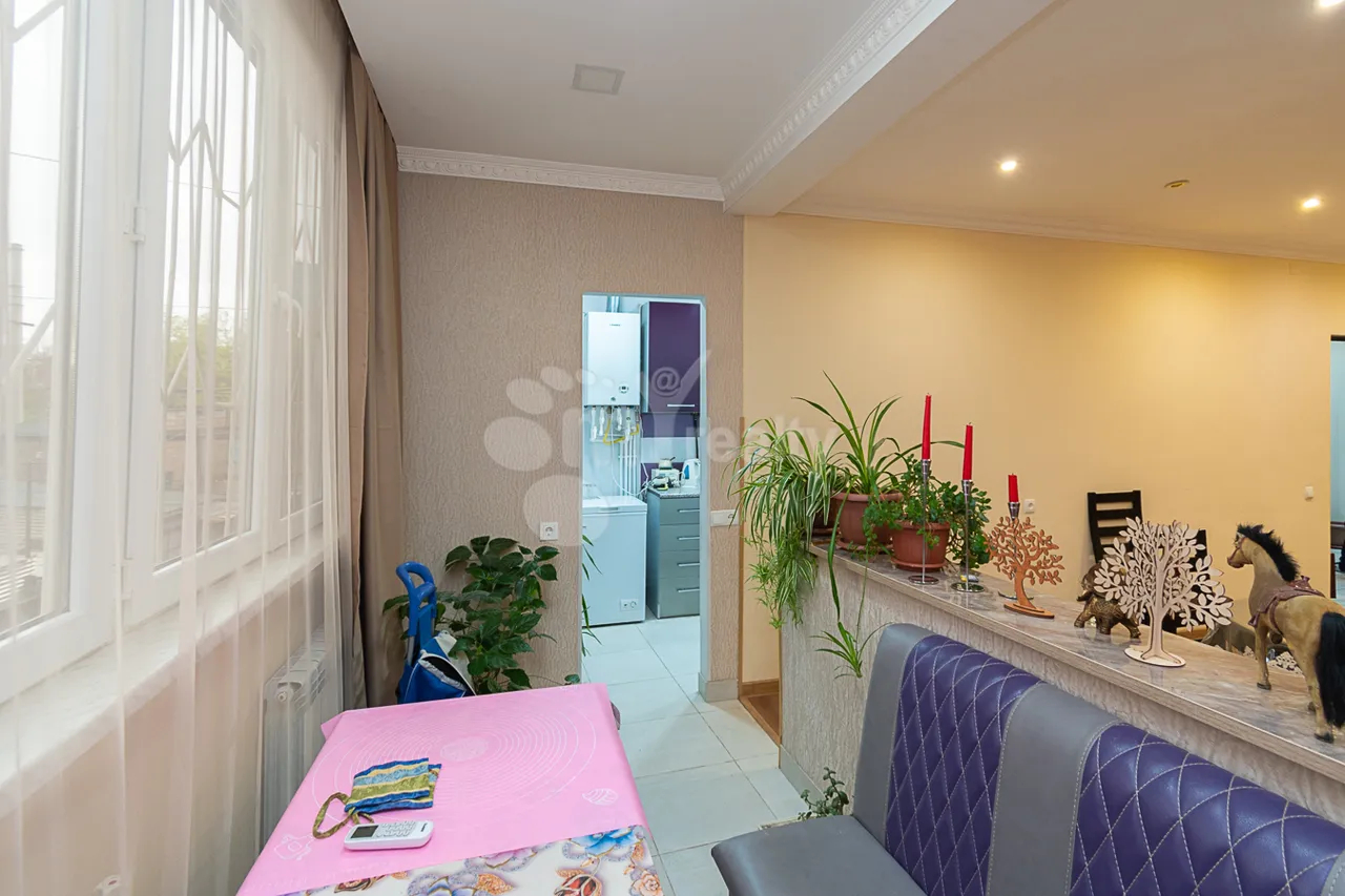 Купить 3 комнатную квартиру Азатутян пр, Арабкир Ереван, 160246