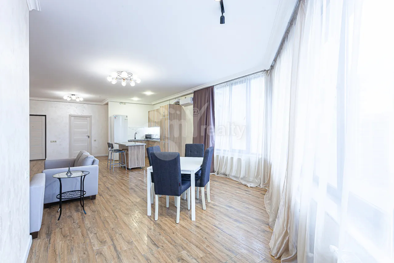 3 bedroom apartment for rent Teryan St, Center Yerevan, 158703