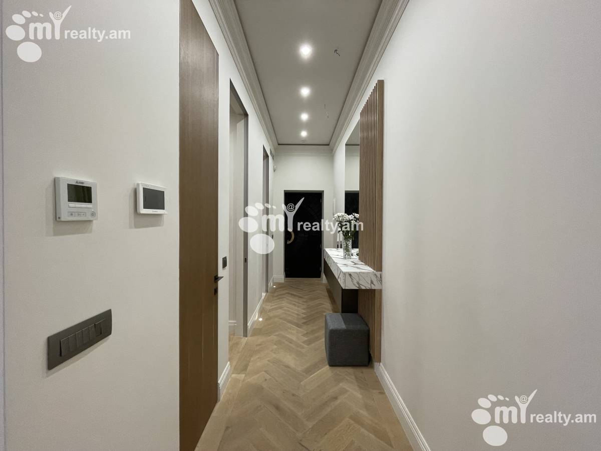 3 bedroom apartment for rent Moskovyan St, Center Yerevan, 160106